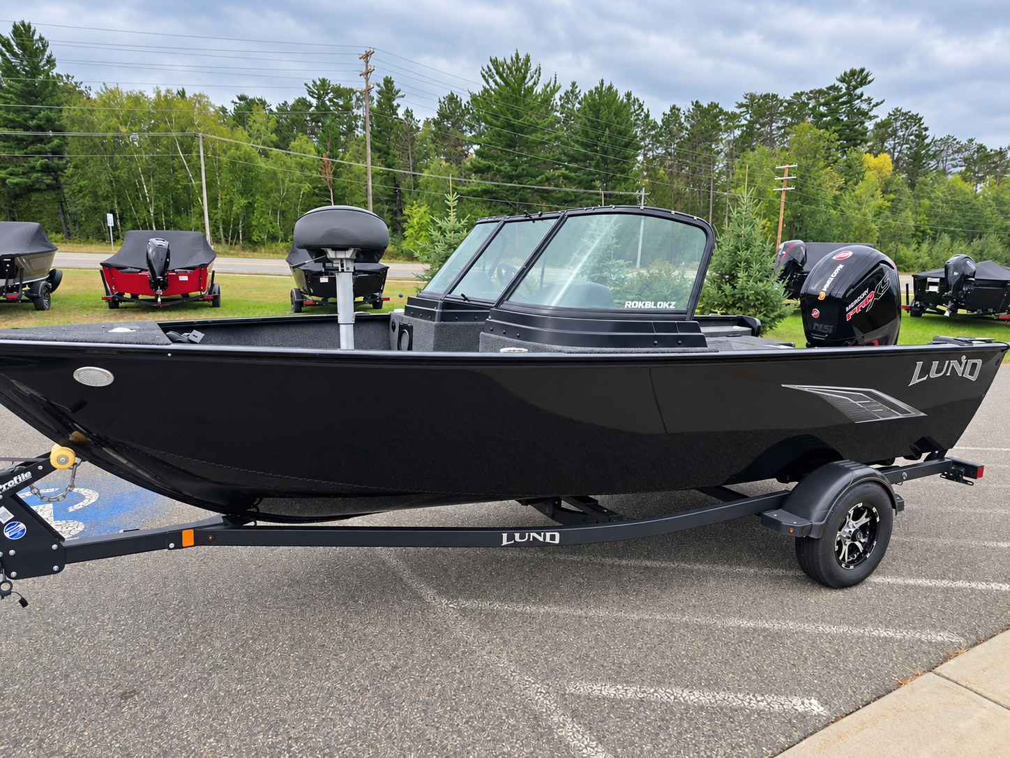 2022 Lund 1775 Adventure Boat