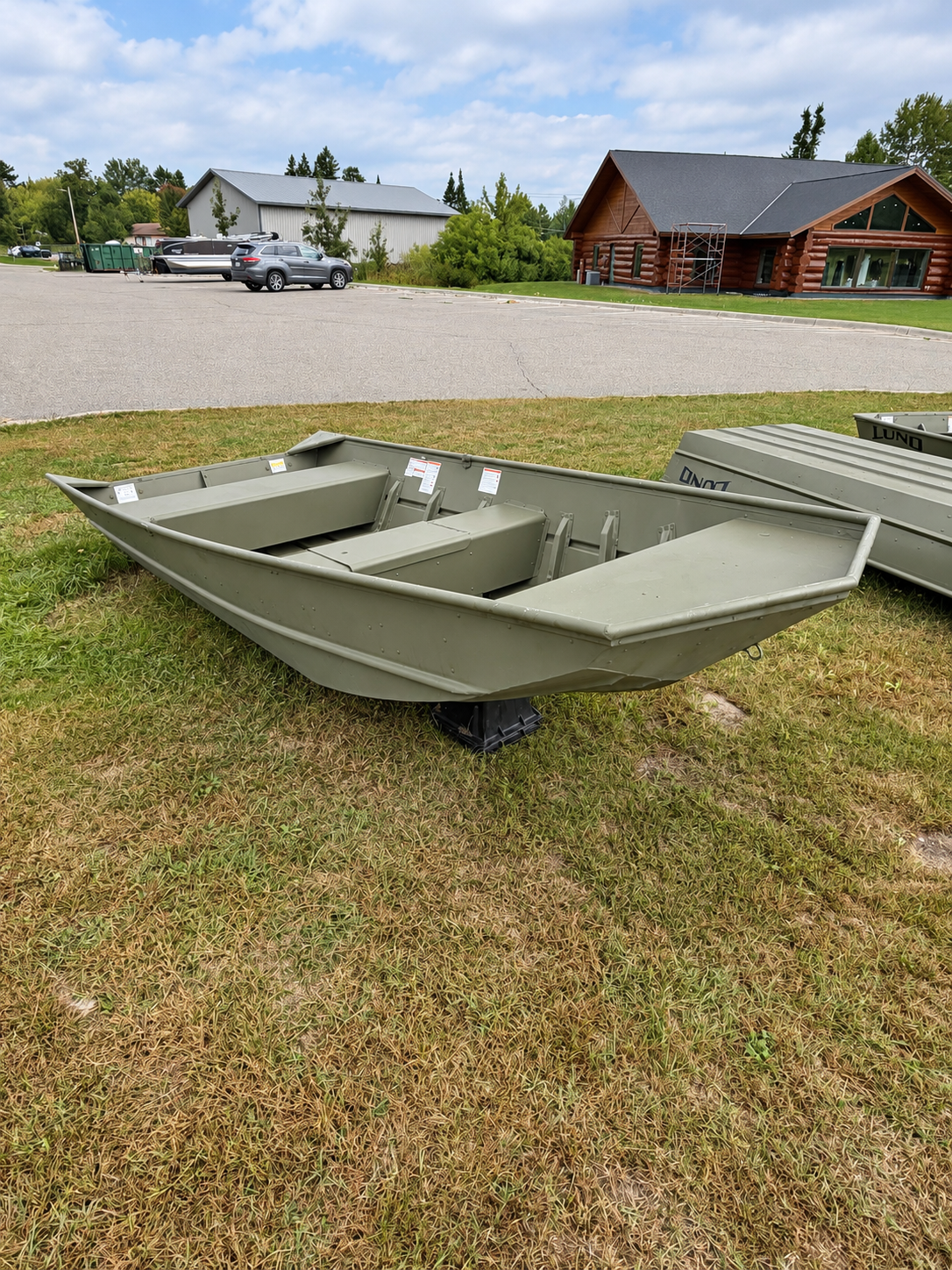 2025 LUND 1448M BOAT