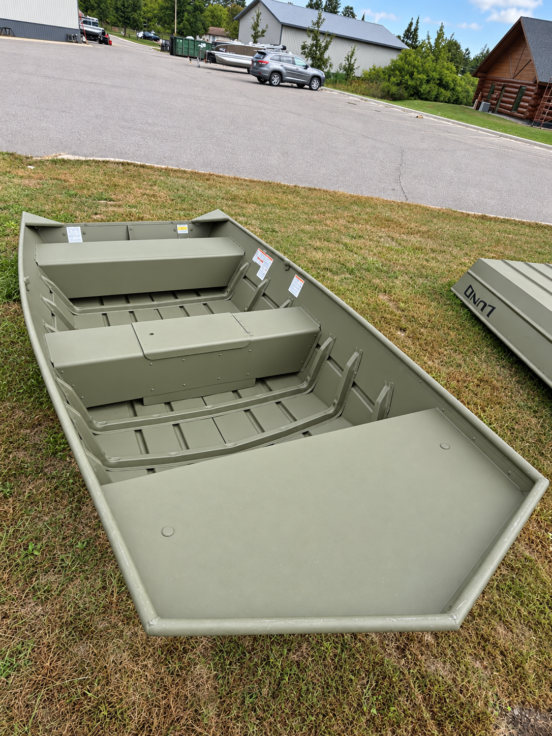 2025 LUND 1448M BOAT