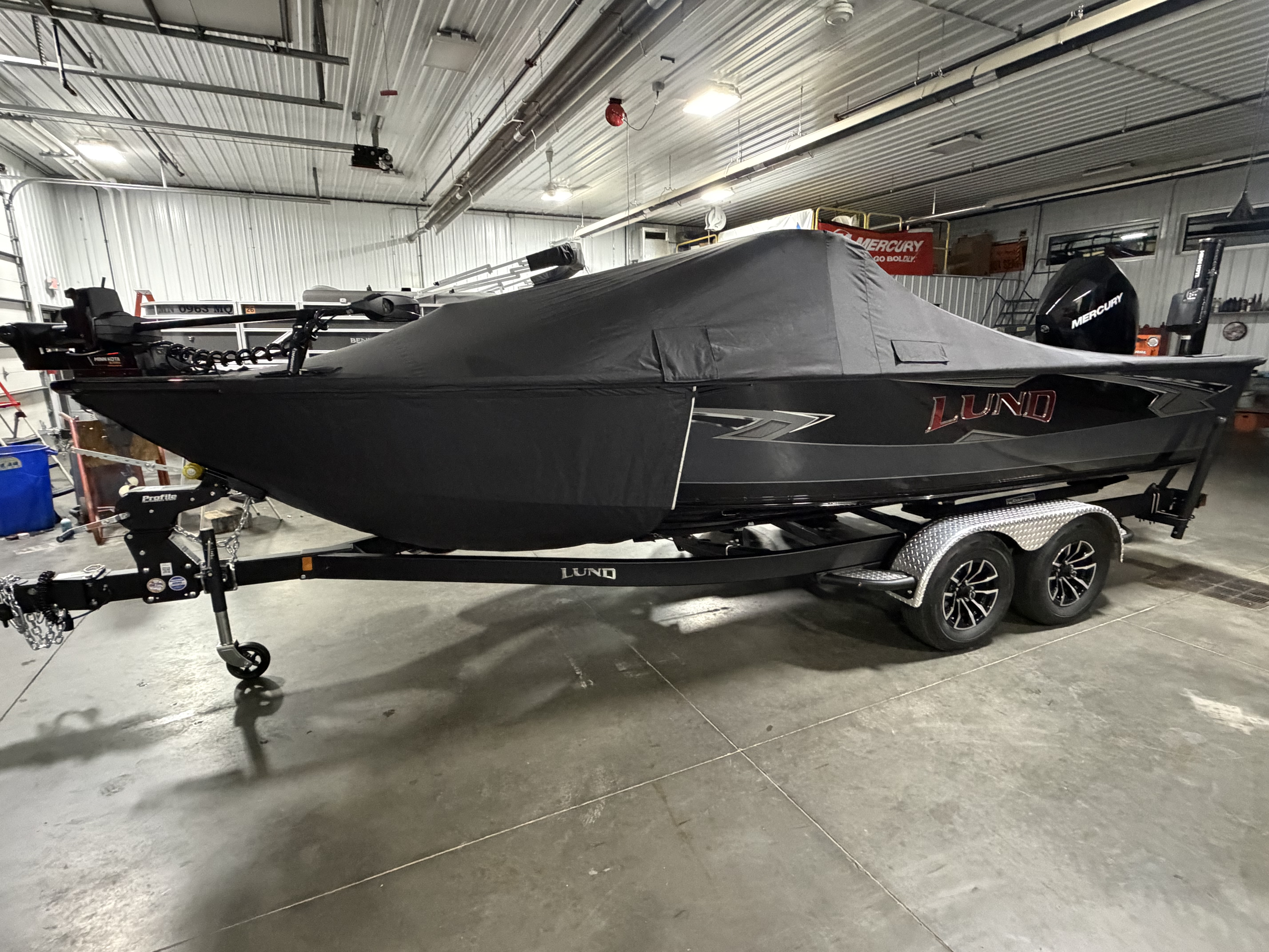2026 Lund 2075 Pro-V Boat