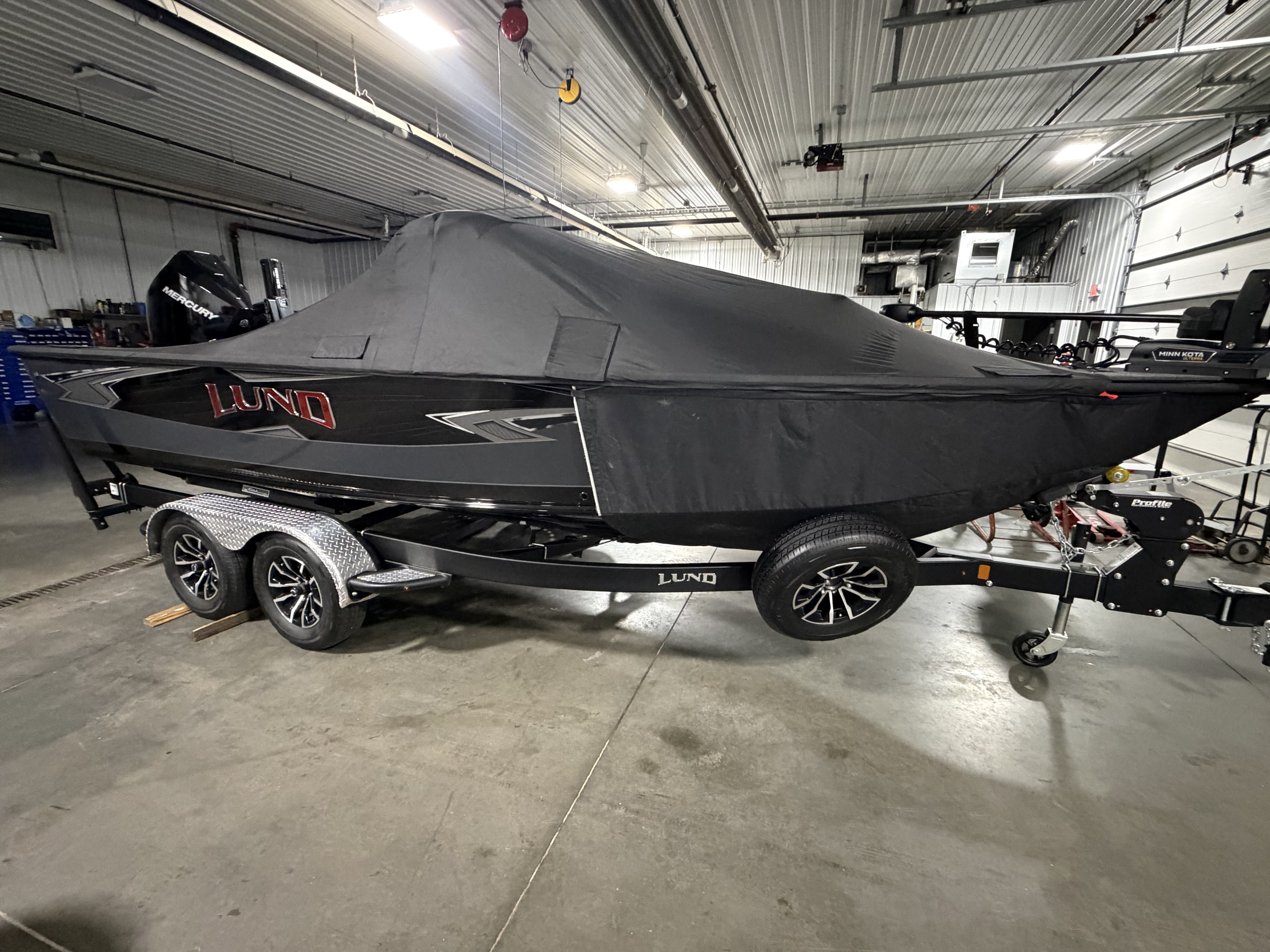 2026 Lund 2075 Pro-V Boat