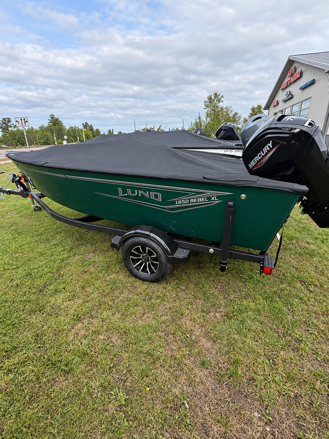 2027 Lund 1650 REBEL XL SS Boat