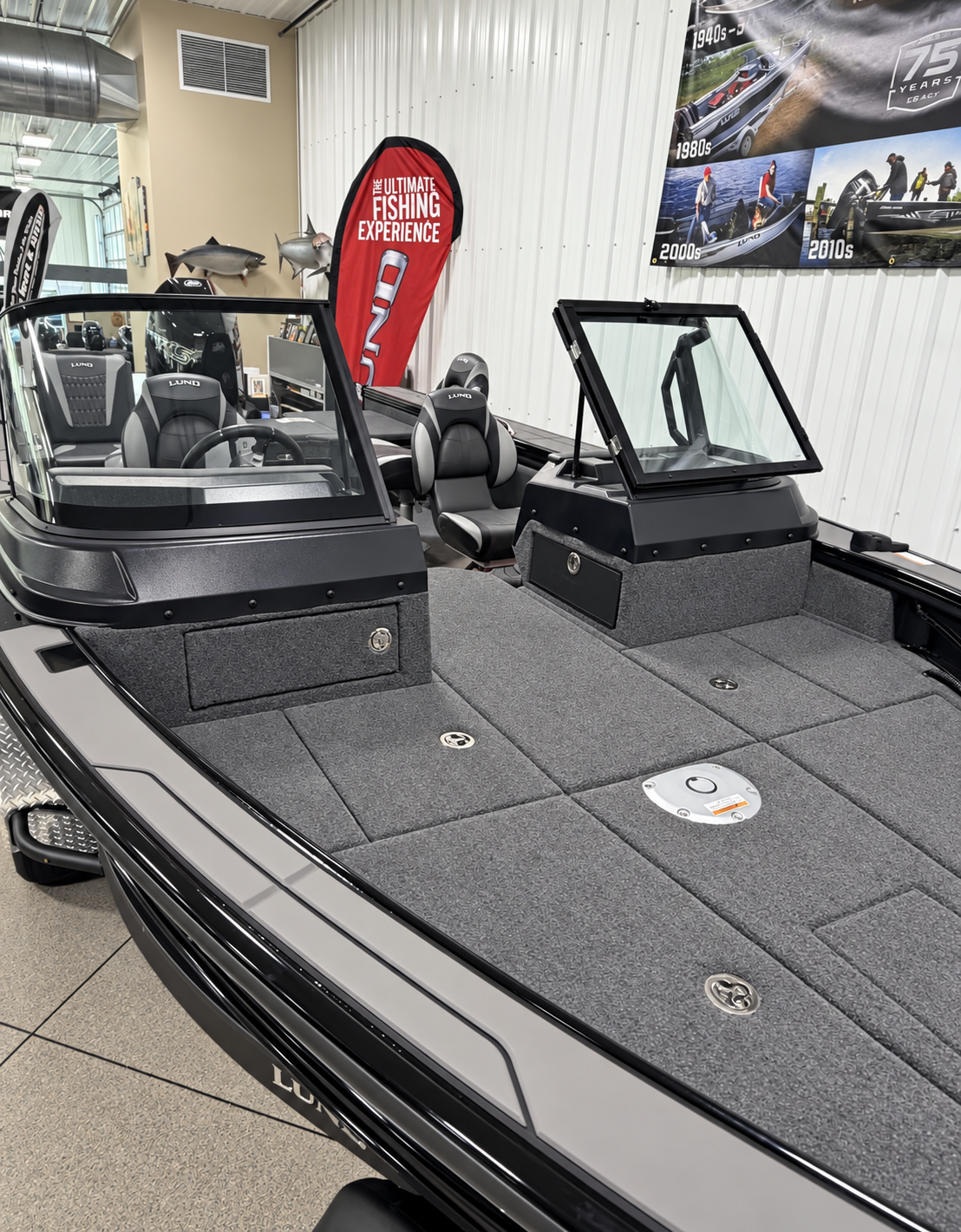 2027 LUND 2075 PRO V SPORT BOAT
