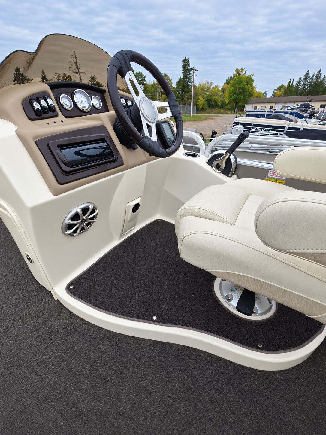 2013 BENNINGTON PONTOON PONTOON